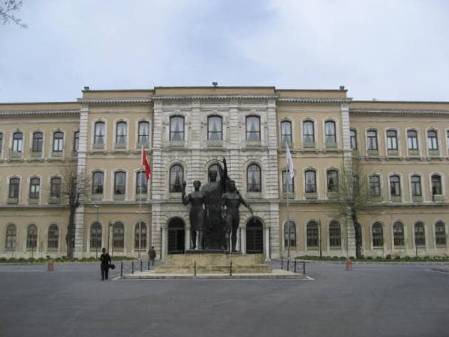 İstanbul Universiteti